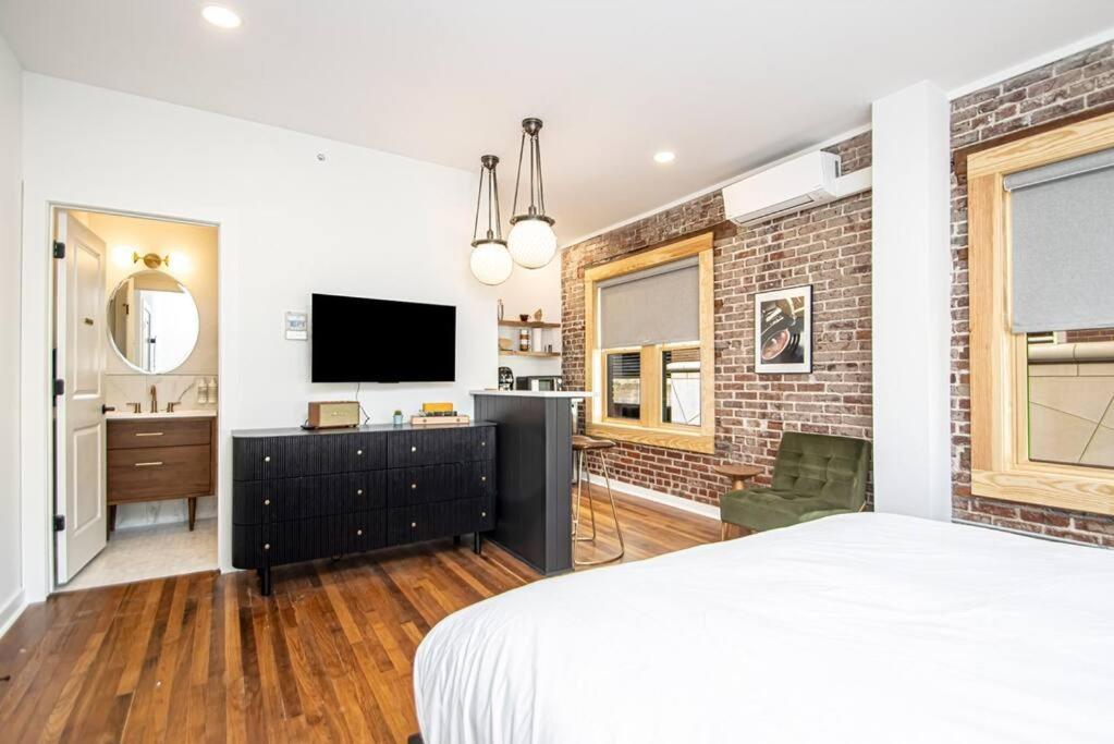 King Bed Stylish Studio In Heart Of Downtown Room # 200 Hot Springs Exteriér fotografie