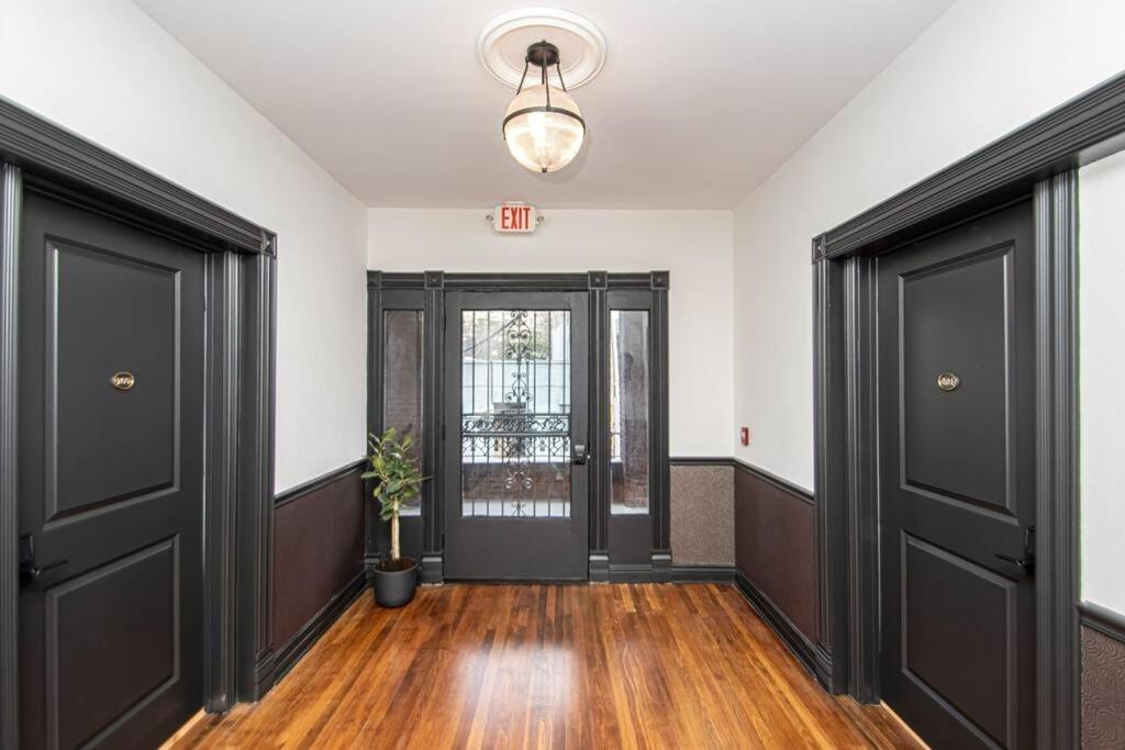 King Bed Stylish Studio In Heart Of Downtown Room # 200 Hot Springs Exteriér fotografie